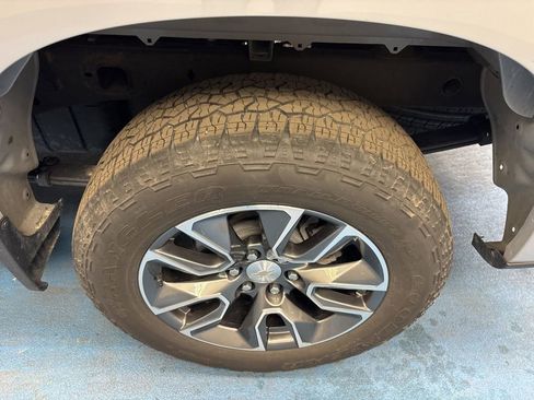 Certified 2024 Chevrolet Silverado 1500 LT AWD/4WD image 16