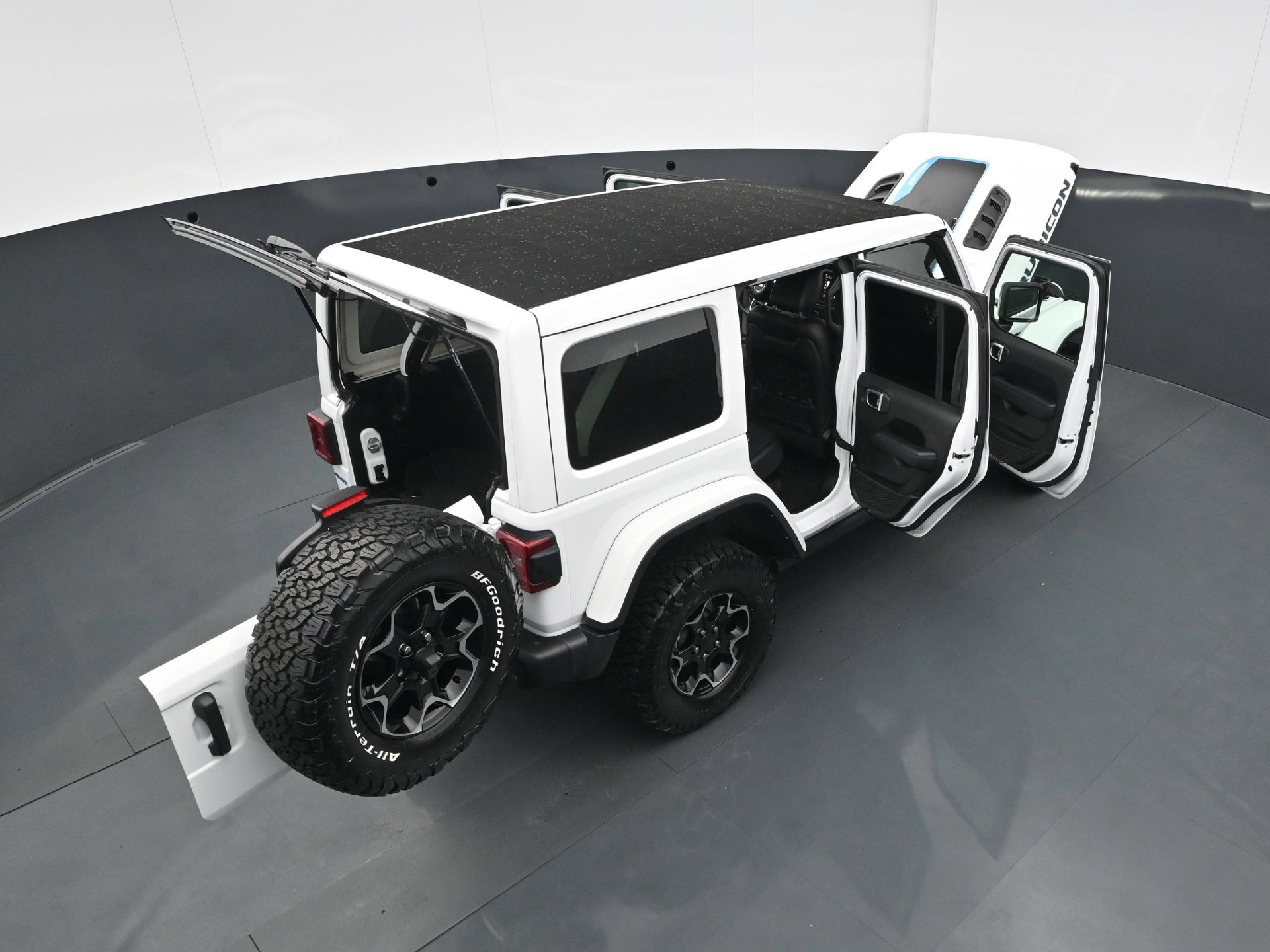 Used 2021 Jeep Wrangler Unlimited Rubicon 4xe w/ Steel Bumper Group AWD/4WD image 39