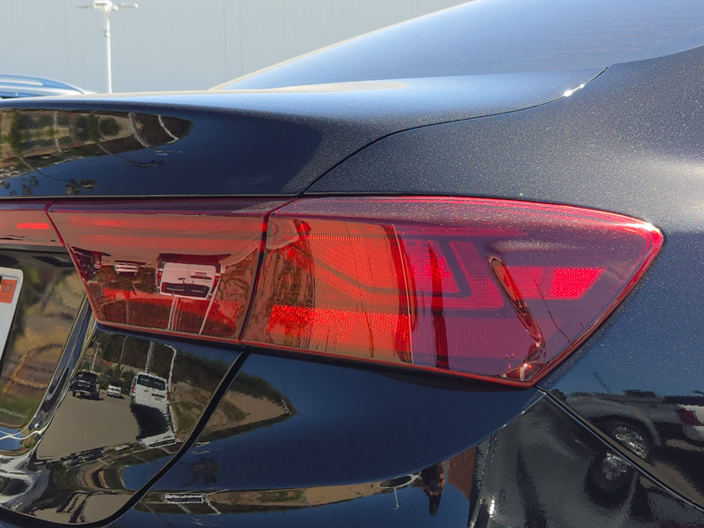 Used 2023 Kia Forte LXS FWD image 5