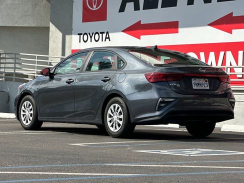 Used 2021 Kia Forte Sedan image 3
