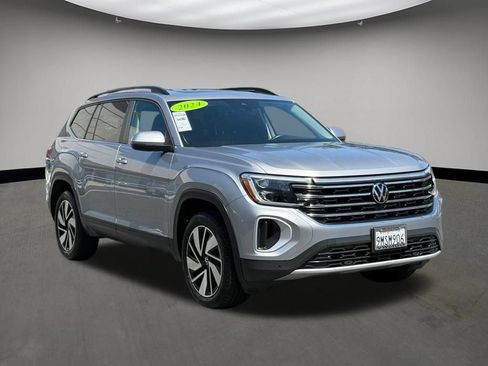 Used 2024 Volkswagen Atlas SE FWD image 1