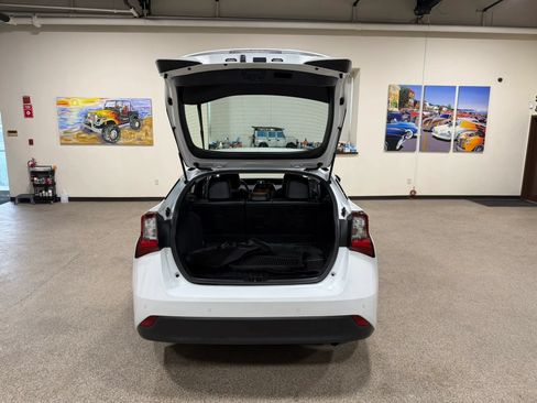 Used 2022 Toyota Prius XLE AWD/4WD image 21