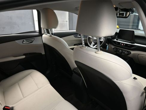 Used 2022 Kia Forte LXS w/ LXS Technology Package image 37