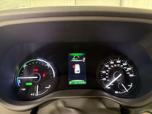 Used 2023 Toyota Sienna XLE image 16