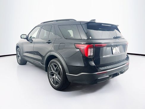 Used 2025 Ford Explorer ST-Line w/ ST-Line Street Pack image 5