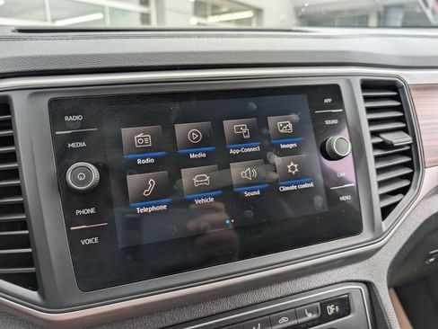 Used 2021 Volkswagen Atlas SE image 28