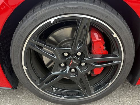 Used 2024 Chevrolet Corvette Stingray Convertible w/ Z51 Performance Package image 12