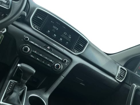 Used 2022 Kia Sportage LX AWD/4WD image 11