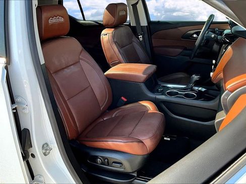 Used 2018 Chevrolet Traverse High Country image 32