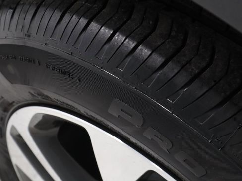 Used 2023 Buick Envision Essence image 19