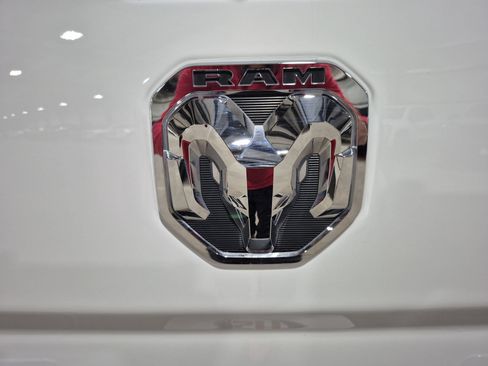 Used 2024 RAM 2500 Laramie AWD/4WD image 29