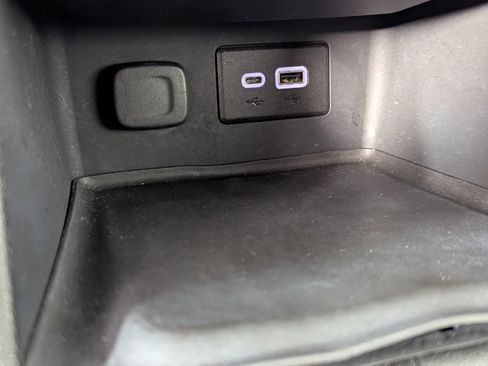 Used 2022 GMC Acadia SLE w/ Driver Convenience Package FWD image 22