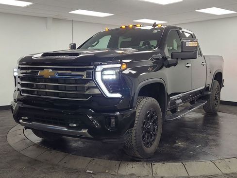 Used 2024 Chevrolet Silverado 3500 High Country w/ Technology Package AWD/4WD image 28