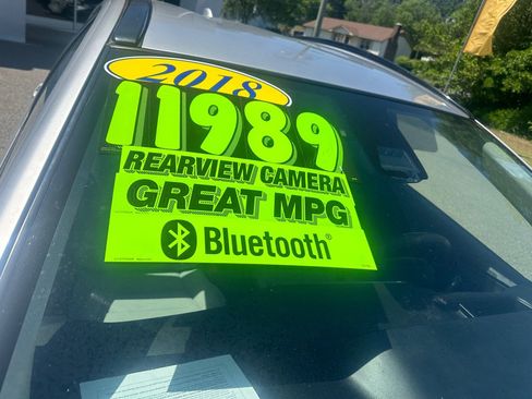 Used 2018 Toyota Prius C One FWD image 23