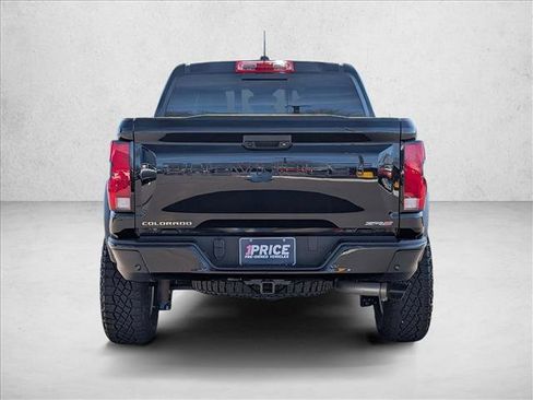 Used 2024 Chevrolet Colorado ZR2 w/ Safety Package AWD/4WD image 7