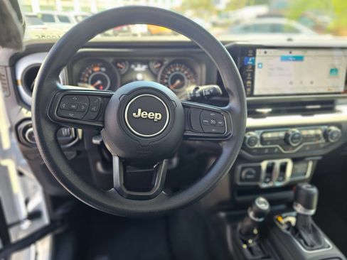 Used 2026 Jeep Wrangler Sport AWD/4WD image 25