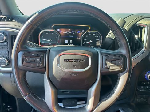 Used 2022 GMC Sierra 3500 Denali image 8
