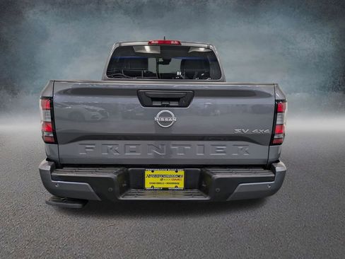 Used 2022 Nissan Frontier SV w/ Technology Package AWD/4WD image 5