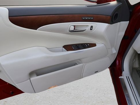 Used 2011 Lexus LS 460 image 10