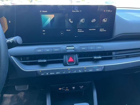 Used 2025 Kia K4 LXS image 17