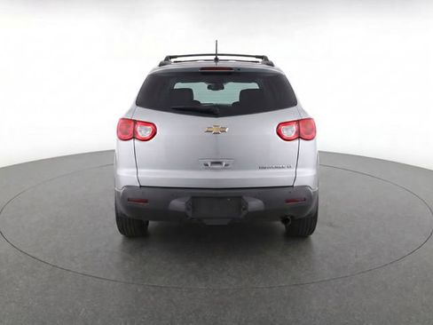 Used 2011 Chevrolet Traverse LT w/ LPO, 'HIT The Road' Package FWD image 7