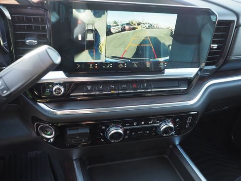 Used 2024 GMC Sierra 2500 SLT w/ SLT Premium Package image 26