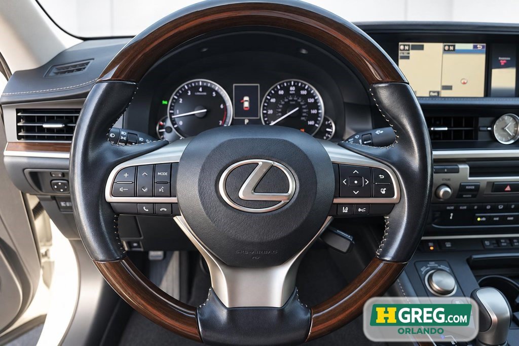 Used 2016 Lexus ES 350 w/ Luxury Package w/Wood Trim FWD image 13