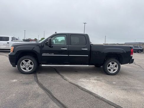 Used 2012 GMC Sierra 2500 Denali w/ Suspension Package, Off-Road image 4