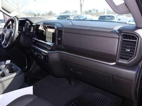 Used 2025 Chevrolet Silverado 2500 LT w/ Convenience Package image 34