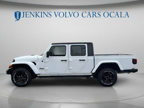 Used 2022 Jeep Gladiator Sport AWD/4WD image 7