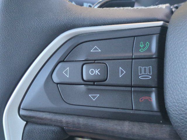Used 2023 Jeep Grand Cherokee L Limited w/ Black Appearance Package AWD/4WD image 25