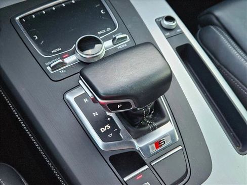 Used 2018 Audi SQ5 Prestige w/ Prestige Package image 21