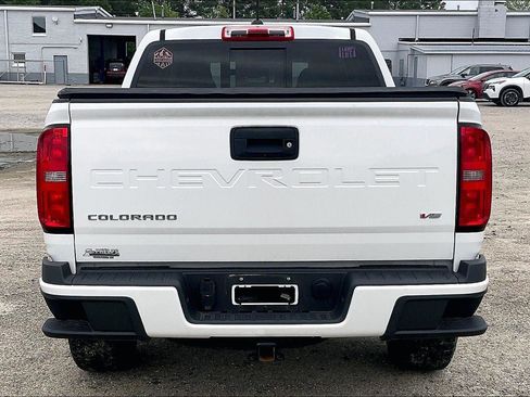 Used 2022 Chevrolet Colorado LT w/ LT Convenience Package AWD/4WD image 8