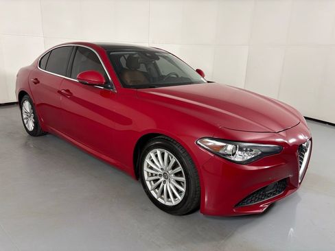 Used 2021 Alfa Romeo Giulia Sprint w/ Sun & Sound Package image 2