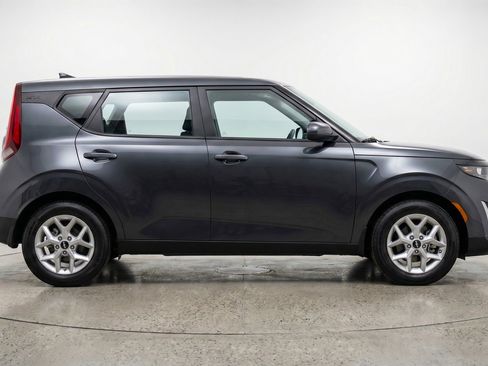 Used 2025 Kia Soul LX w/ LX Technology Package image 11