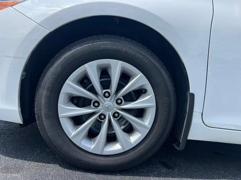 Used 2016 Toyota Camry LE FWD image 8