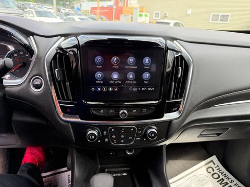 Used 2023 Chevrolet Traverse LT AWD/4WD image 18