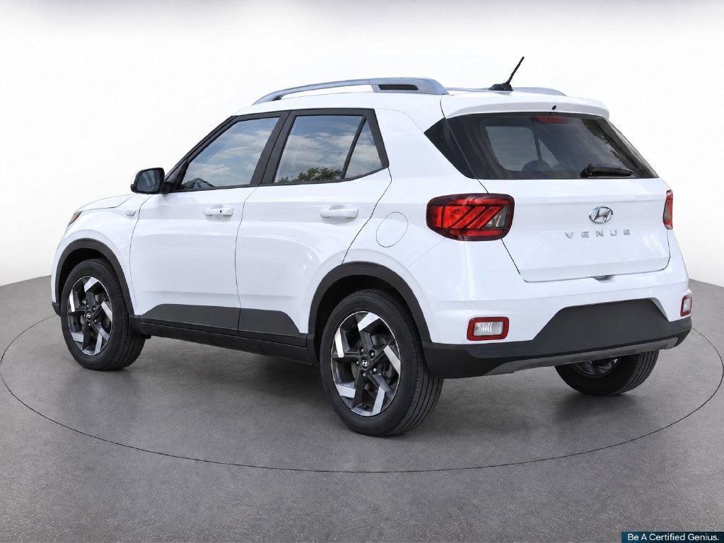 Certified 2025 Hyundai Venue SEL FWD image 6