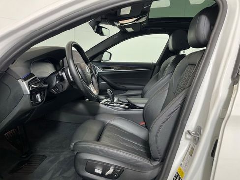 Used 2022 BMW 530i xDrive w/ Premium Package image 11