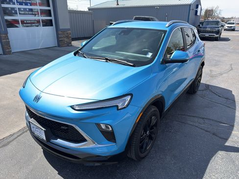 Used 2025 Buick Encore GX Sport Touring w/ Advanced Technology Package image 2