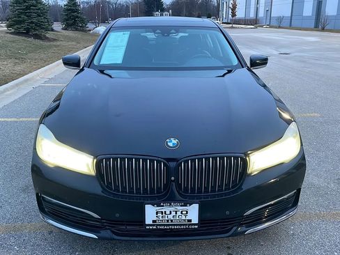 Used 2017 BMW 740i RWD image 4