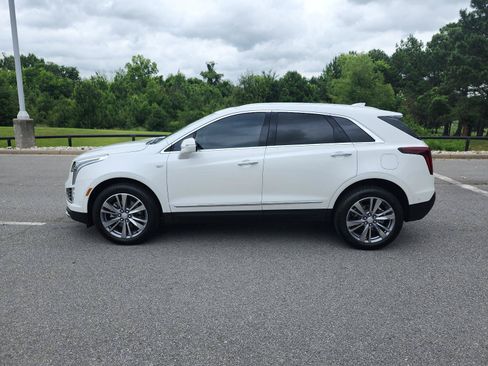 Used 2024 Cadillac XT5 Premium Luxury w/ Technology Package FWD image 2