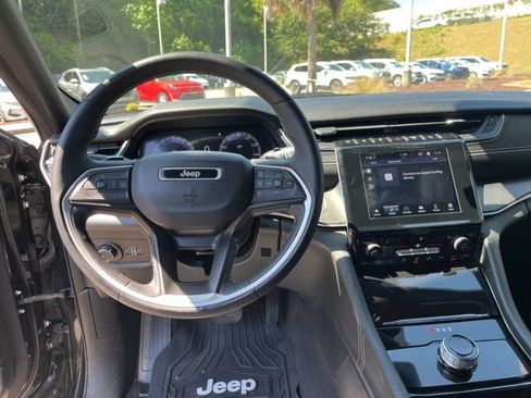 Used 2023 Jeep Grand Cherokee L Laredo AWD/4WD image 17