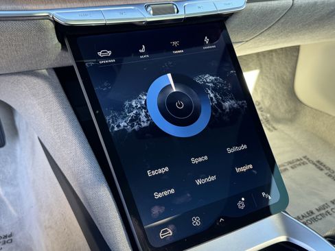 Used 2024 Lucid Air Touring image 29