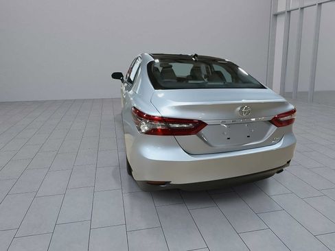 Used 2021 Toyota Camry XLE AWD/4WD image 7