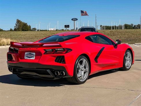 Used 2020 Chevrolet Corvette Stingray Preferred Cpe w/ 2LT Preferred Equipment Group image 3