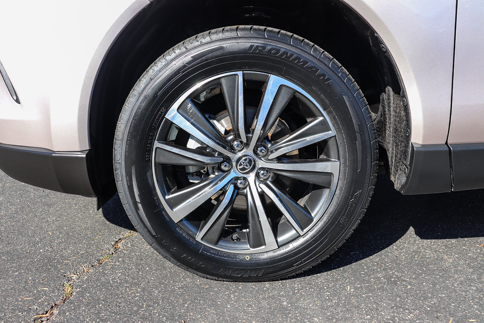 Certified 2024 Toyota Venza LE AWD/4WD image 12