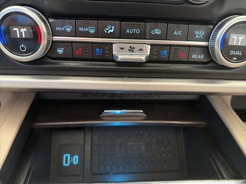 Used 2024 Ford Expedition Limited AWD/4WD image 20