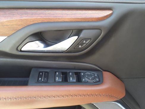 Used 2023 GMC Yukon XL Denali Ultimate image 15