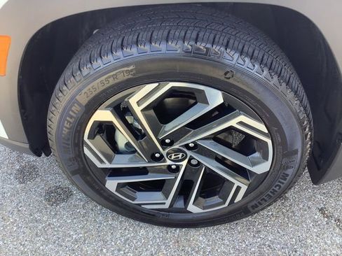 Certified 2025 Hyundai Tucson Limited AWD/4WD image 38